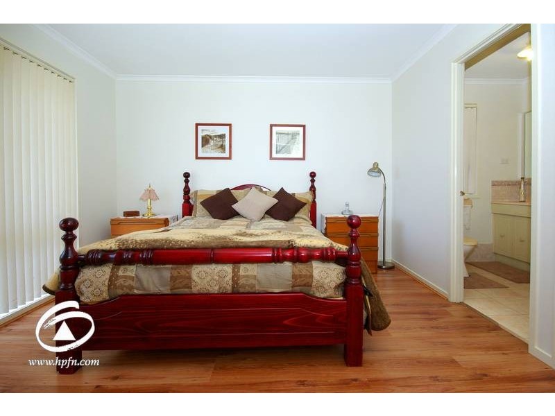 23 Dutton Close, Lynbrook VIC 3975