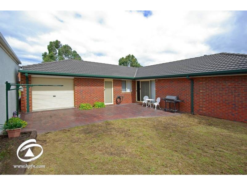 23 Dutton Close, Lynbrook VIC 3975