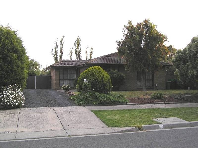 15 Nandina Road, Narre Warren VIC 3805