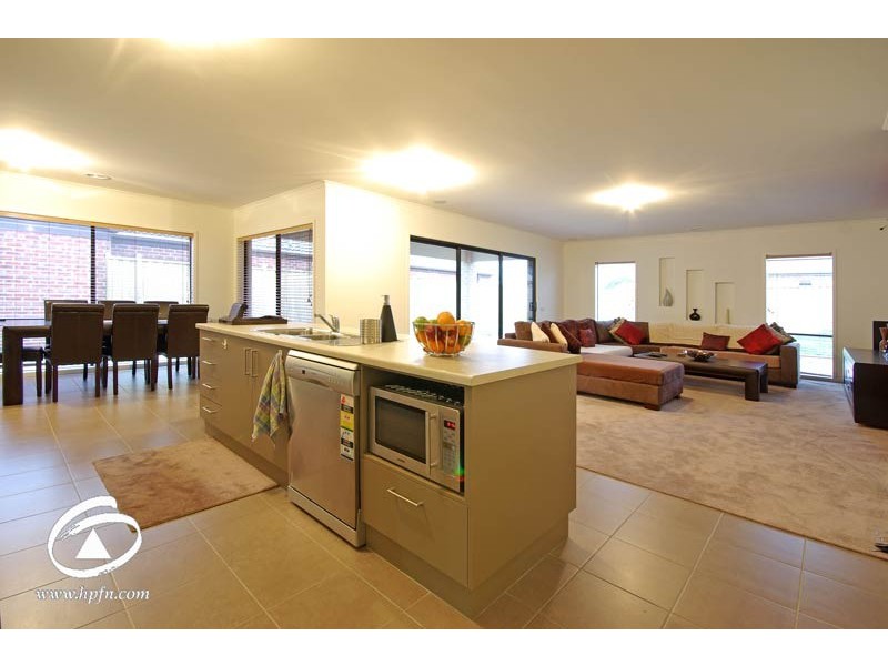 13 Tetrabine Way, Lyndhurst VIC 3975