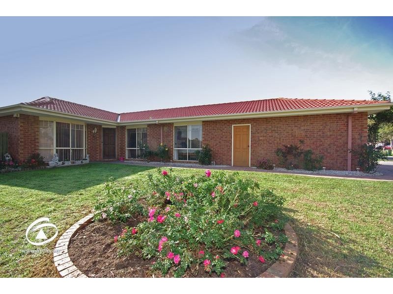 1 Brady Close, Lynbrook VIC 3975