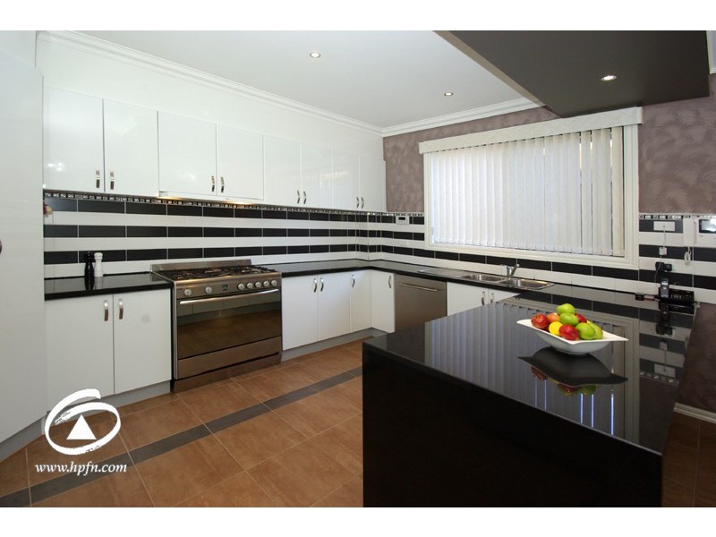 11 Executive Mews, Hampton Park VIC 3976