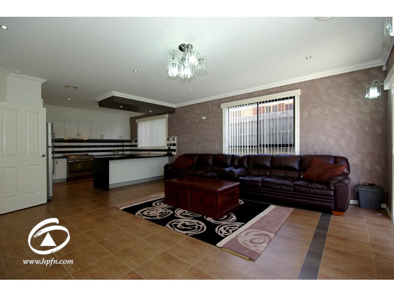 11 Executive Mews, Hampton Park VIC 3976