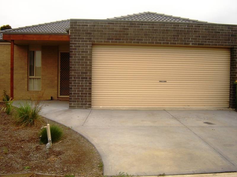 24 Grand Central Boulevard, Pakenham VIC 3810