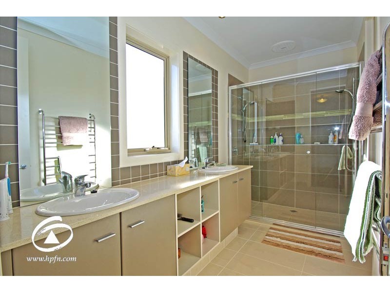 8 Balladonia Gum Circuit, Lyndhurst VIC 3975