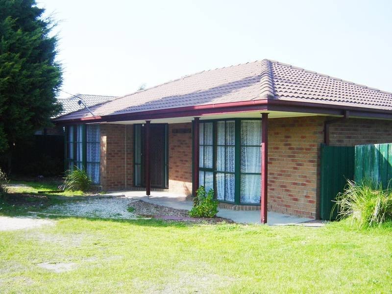 2 Dewpoint Crescent, Hampton Park VIC 3976