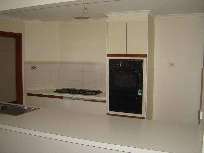 2 Dewpoint Crescent, Hampton Park VIC 3976