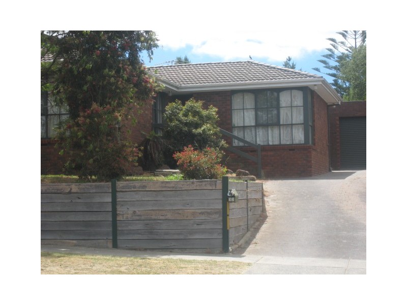 32 Oaktree Drive, Hampton Park VIC 3976