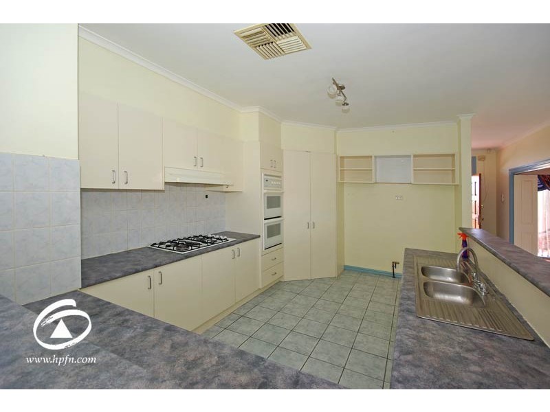33 Marson Crescent, Hallam VIC 3803