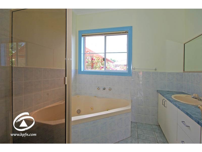 33 Marson Crescent, Hallam VIC 3803