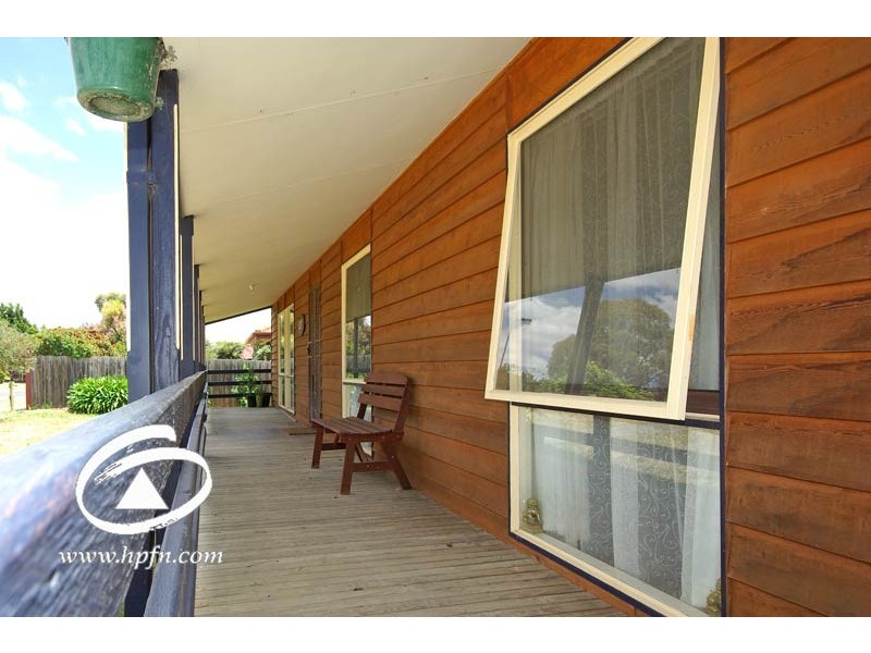 27 Willow Drive, Hampton Park VIC 3976