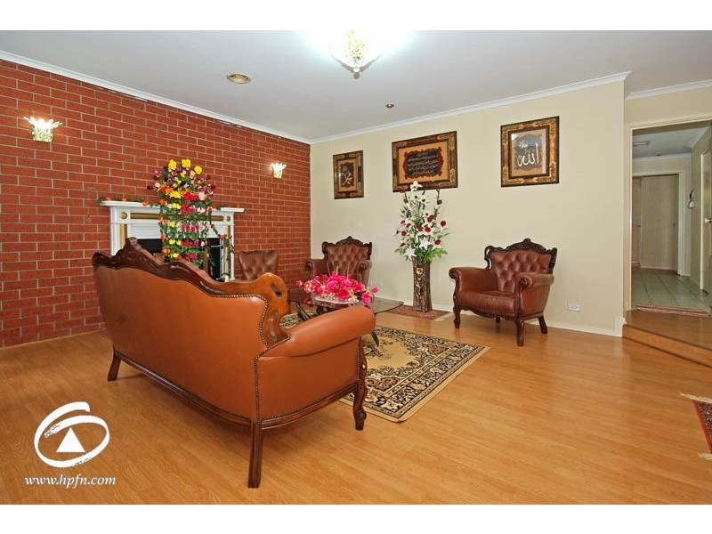 1 Candlebark Close, Hampton Park VIC 3976