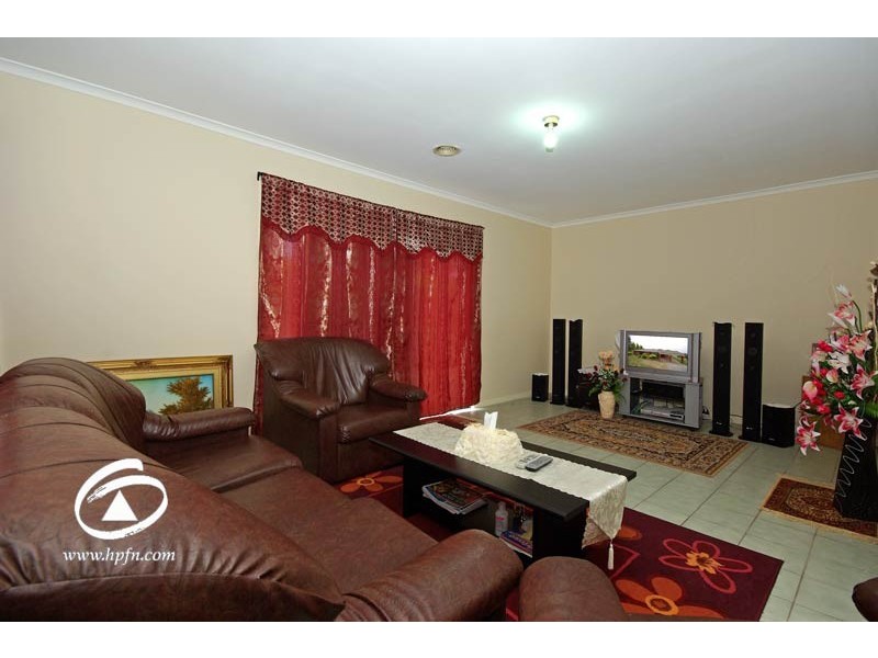 1 Candlebark Close, Hampton Park VIC 3976