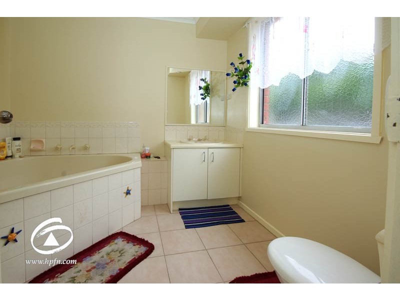 1 Candlebark Close, Hampton Park VIC 3976