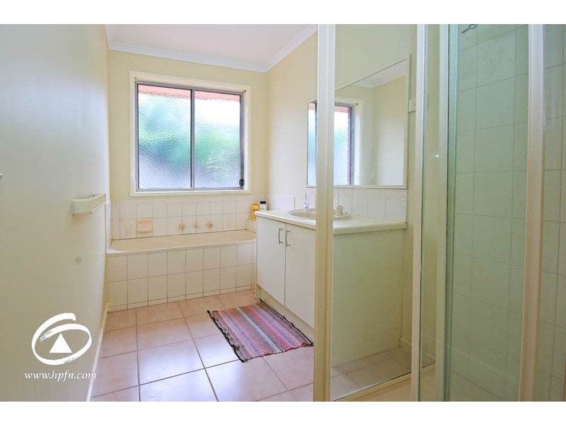 1 Candlebark Close, Hampton Park VIC 3976