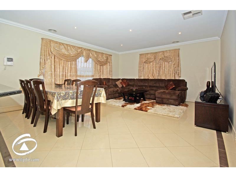 52 Penton Way, Lynbrook VIC 3975