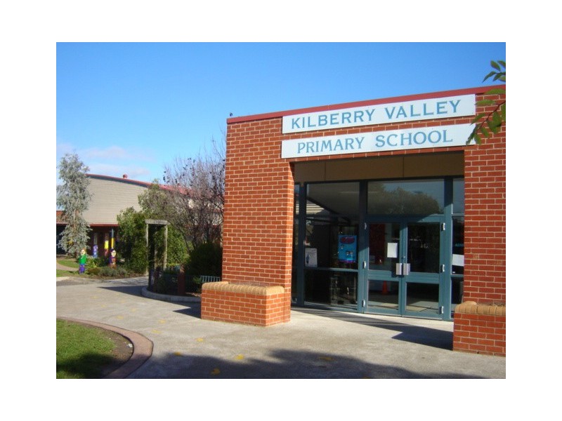 23/4 Paydon Way, Hampton Park VIC 3976