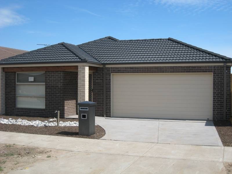 Lot 879, 61 Tobin Way, Lyndhurst VIC 3975