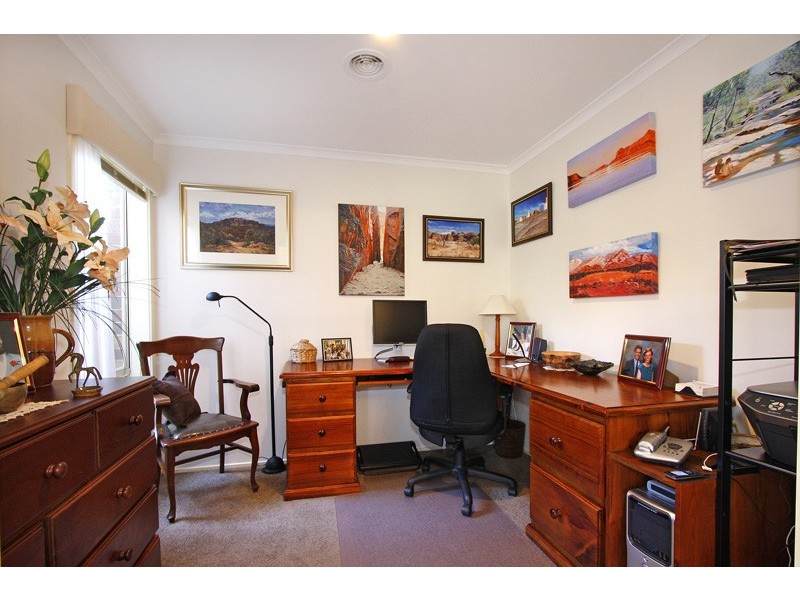 15 Tranter Square, Lynbrook VIC 3975