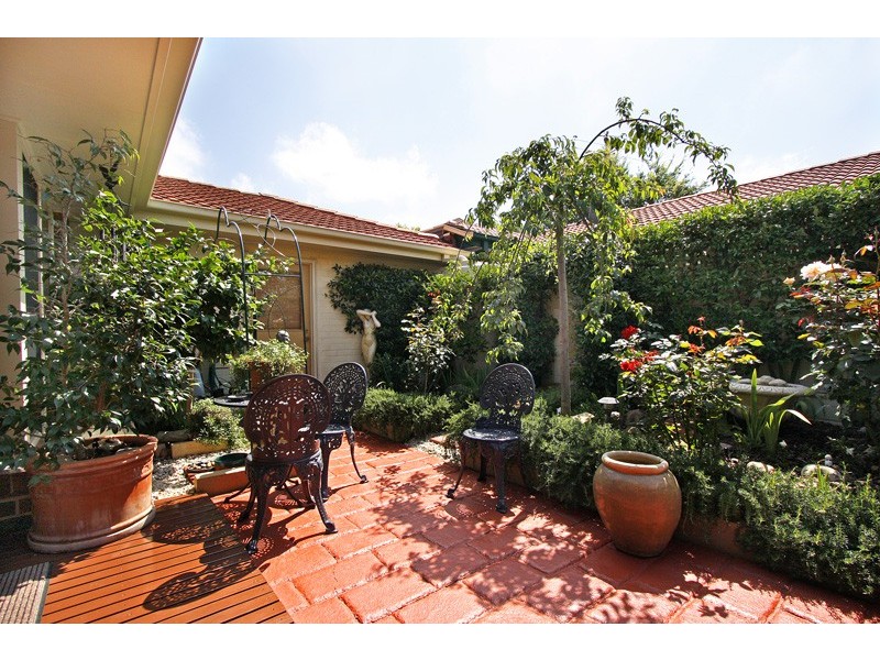 15 Tranter Square, Lynbrook VIC 3975