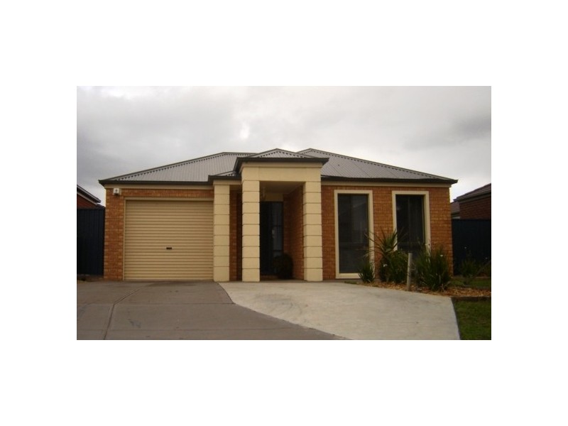 6 Paperbark Drive, Pakenham VIC 3810