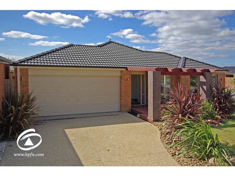 16 Melington Drive, Lyndhurst VIC 3975