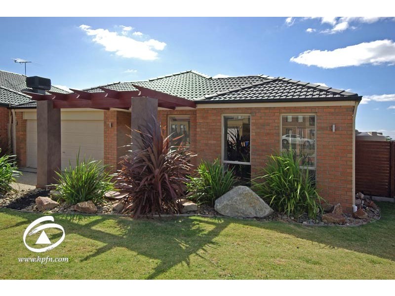 16 Melington Drive, Lyndhurst VIC 3975