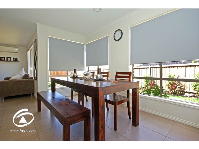 16 Melington Drive, Lyndhurst VIC 3975