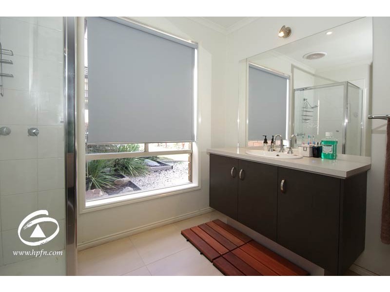 16 Melington Drive, Lyndhurst VIC 3975