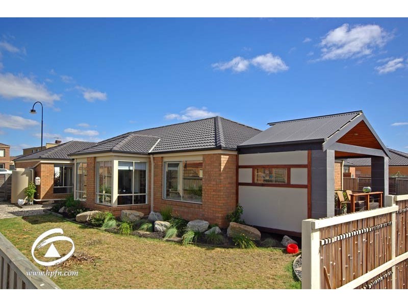 16 Melington Drive, Lyndhurst VIC 3975