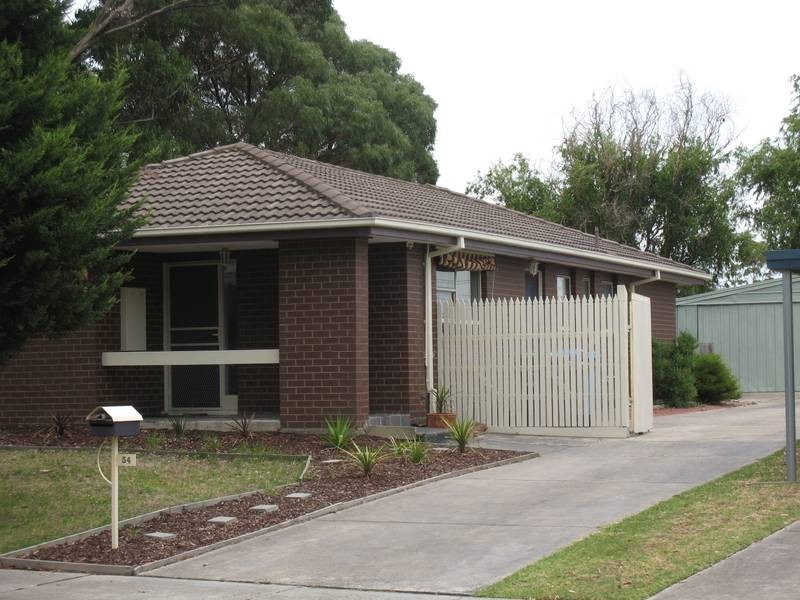 54 Endeavour Drive, Cranbourne North VIC 3977