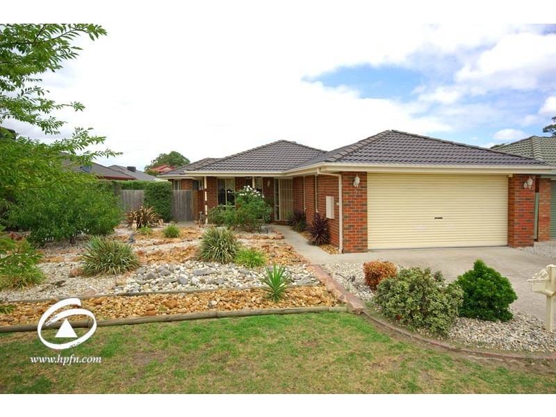 9 Macleod Way, Lynbrook VIC 3975