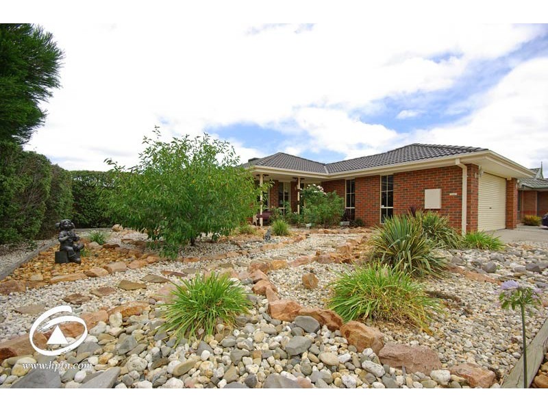 9 Macleod Way, Lynbrook VIC 3975