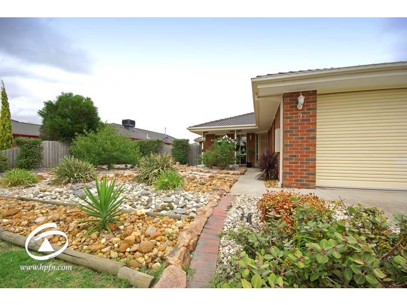 9 Macleod Way, Lynbrook VIC 3975