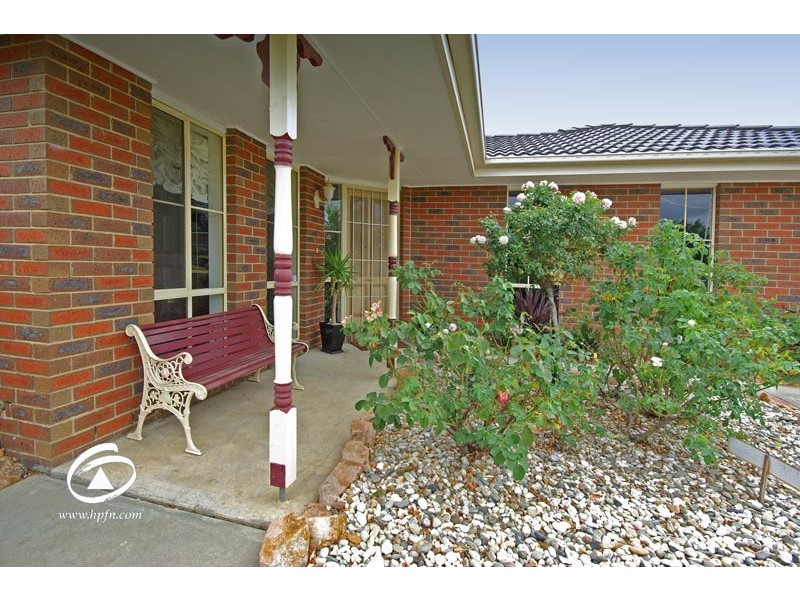 9 Macleod Way, Lynbrook VIC 3975