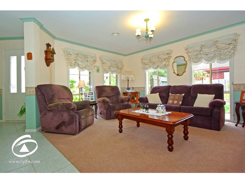 9 Macleod Way, Lynbrook VIC 3975