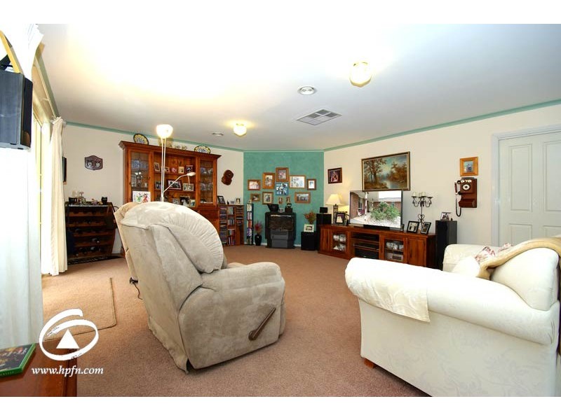 9 Macleod Way, Lynbrook VIC 3975