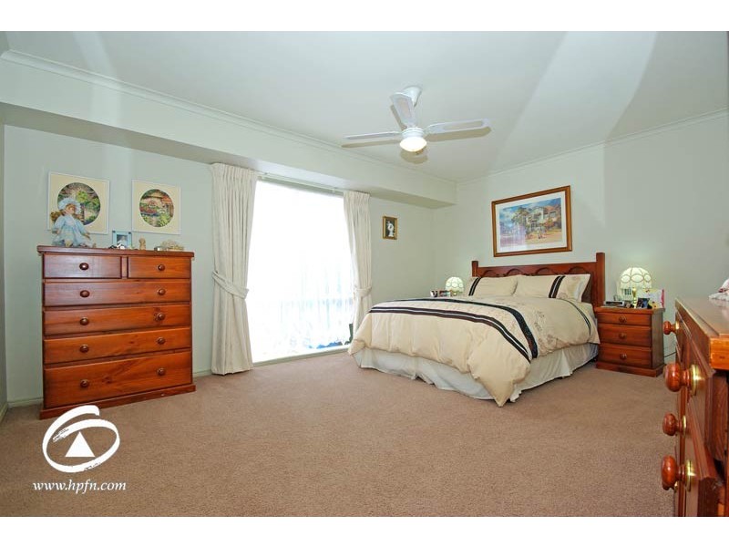 9 Macleod Way, Lynbrook VIC 3975