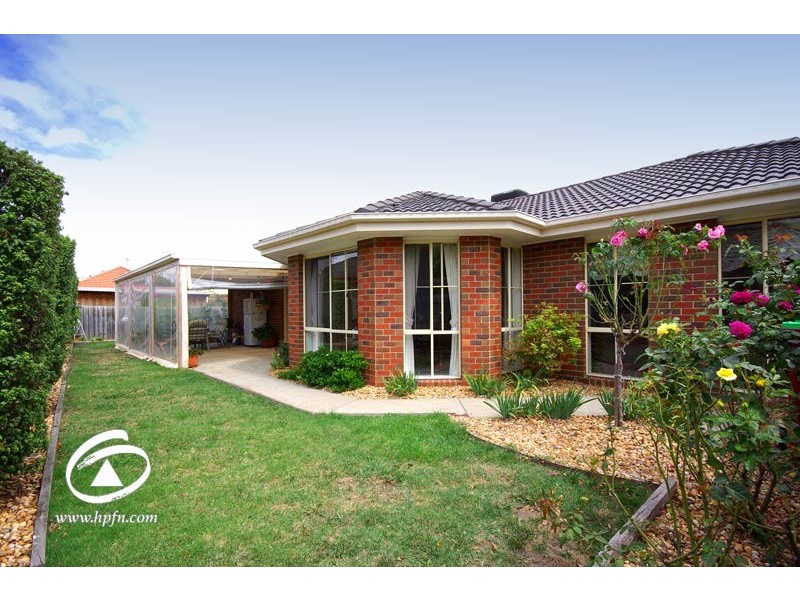 9 Macleod Way, Lynbrook VIC 3975