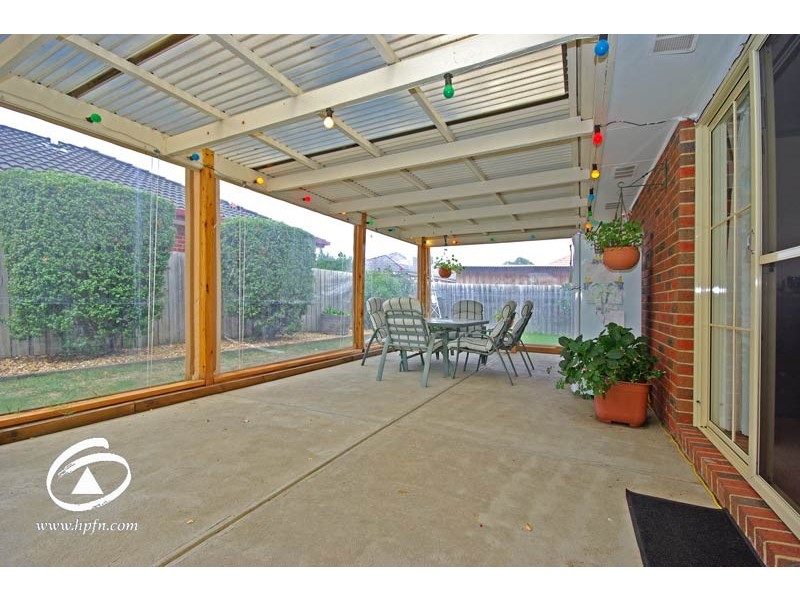 9 Macleod Way, Lynbrook VIC 3975