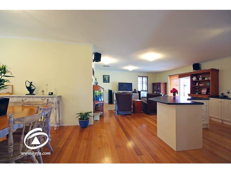 13 Red Oak Terrace, Lyndhurst VIC 3975