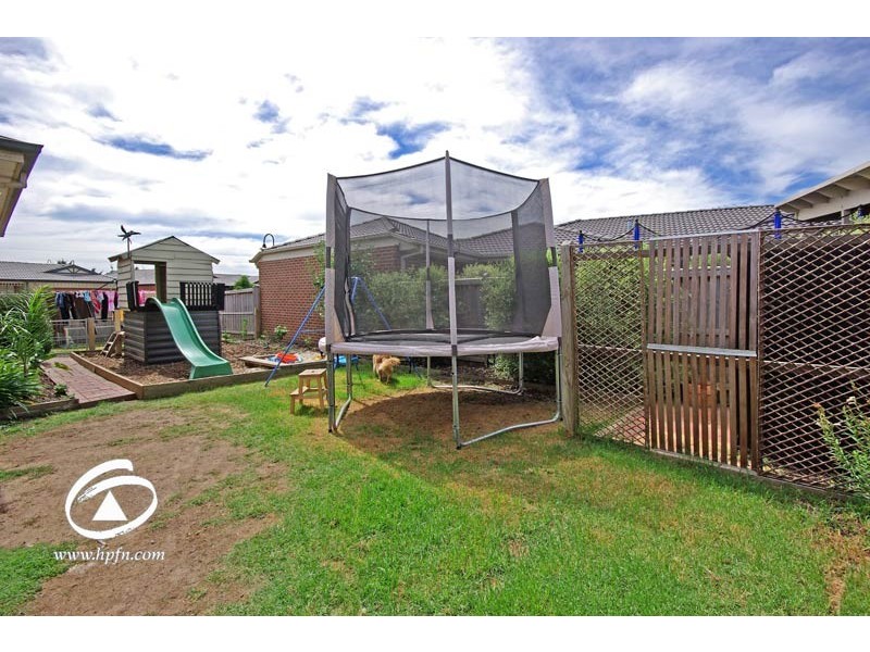 13 Red Oak Terrace, Lyndhurst VIC 3975