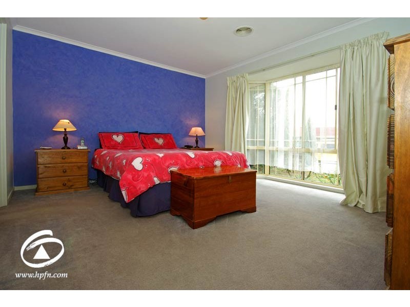 7 Macleod Way, Lynbrook VIC 3975
