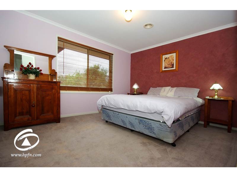 7 Macleod Way, Lynbrook VIC 3975