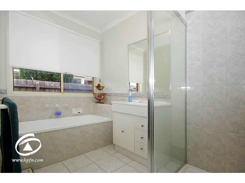 7 Macleod Way, Lynbrook VIC 3975