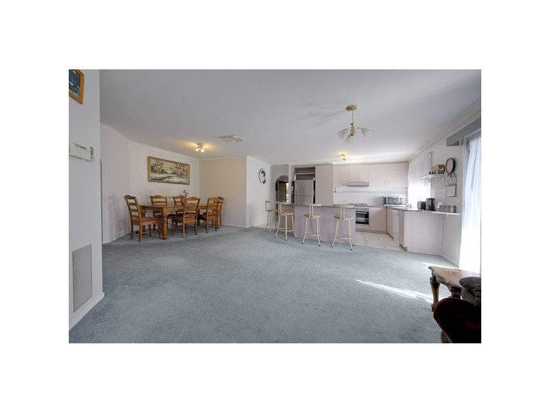 12 Cumulus Court, Hampton Park VIC 3976