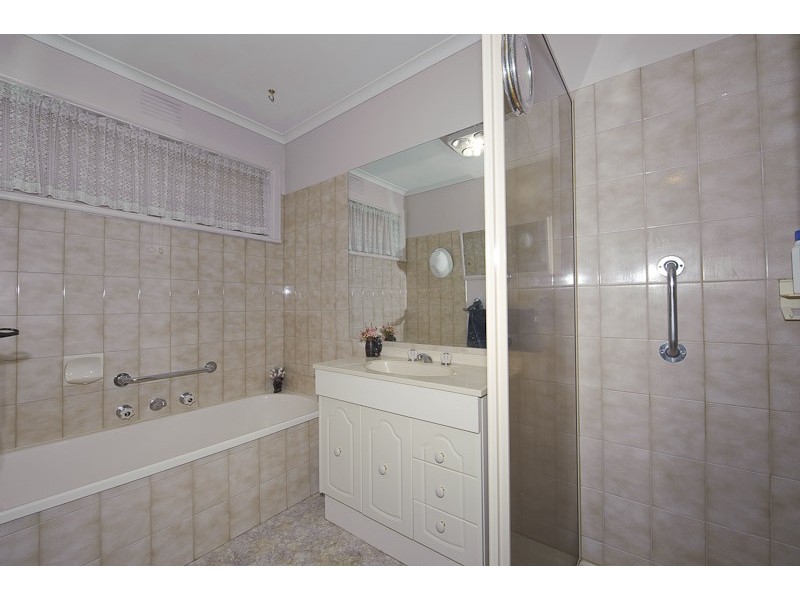 19 Adam Avenue, Hallam VIC 3803
