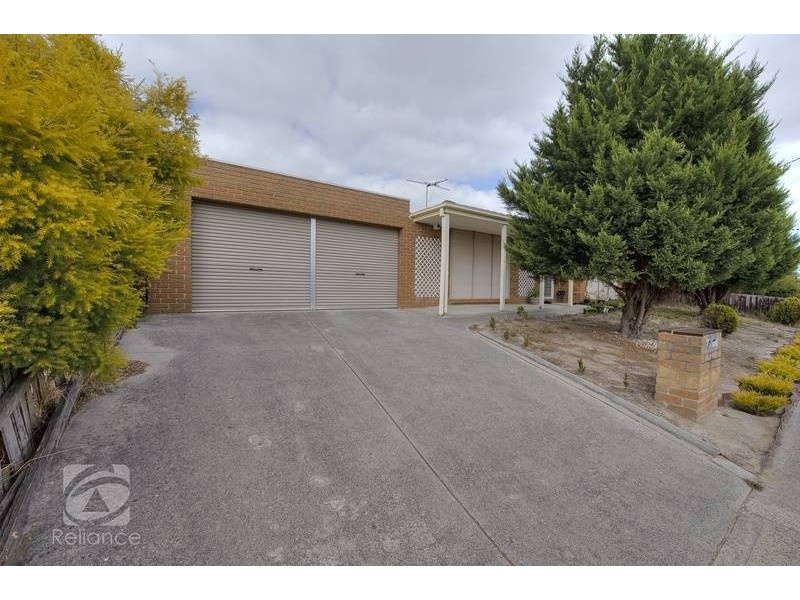 30 General Joshua Drive, Hampton Park VIC 3976