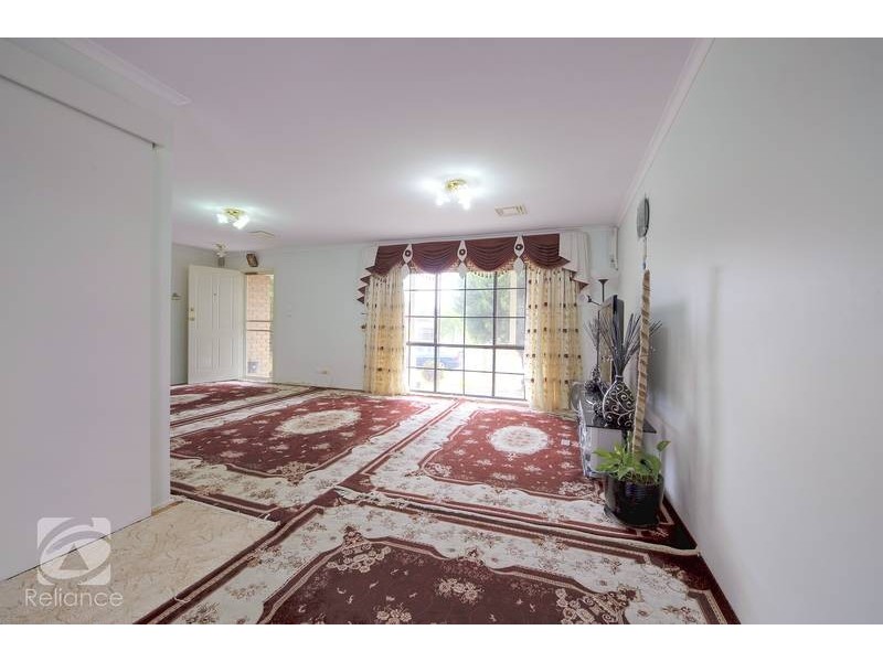 30 General Joshua Drive, Hampton Park VIC 3976