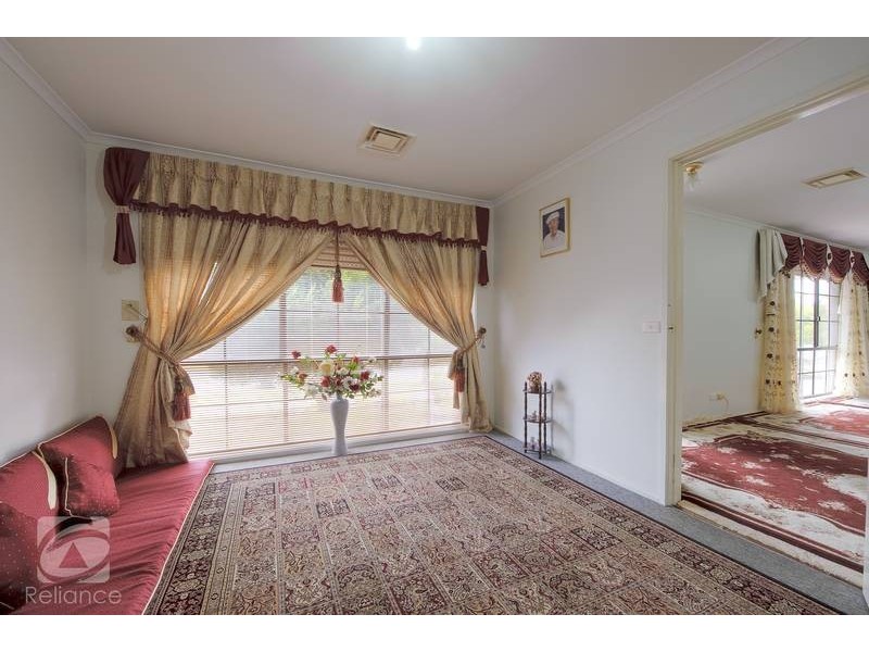 30 General Joshua Drive, Hampton Park VIC 3976